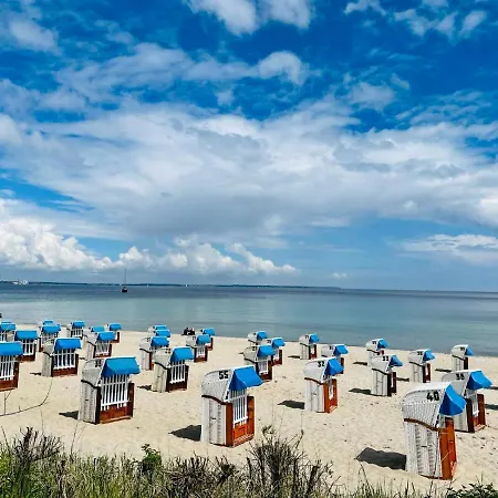 Gemutliche Ferienwohnung Im Landhaus 80 M Vom Strand Entfernt Διαμέρισμα *
